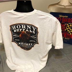BNWOT Horny buffalo whiskey tee shirt